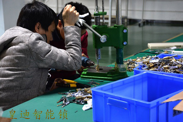 如何挑選可靠的家用智能鎖生產(chǎn)廠家？